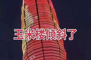 ?感慨万千！库里昨日采访前 静静看着库追汤巨幅海报 久久伫立